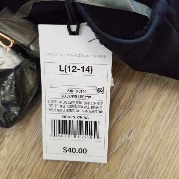 NWT Shade & Shore Black One Shoulder Bow Cut Out One Piece Swimsuit Size Large - Picture 10 of 10